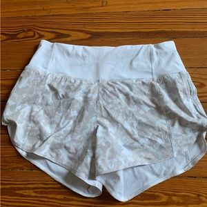 Athleta Running Free Printed Short 3.5” Short Camo White Small